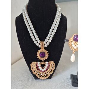 Vintage Elizabeth Taylor Jhaveri for Avon “Imperial Elegance” Necklace & Earring